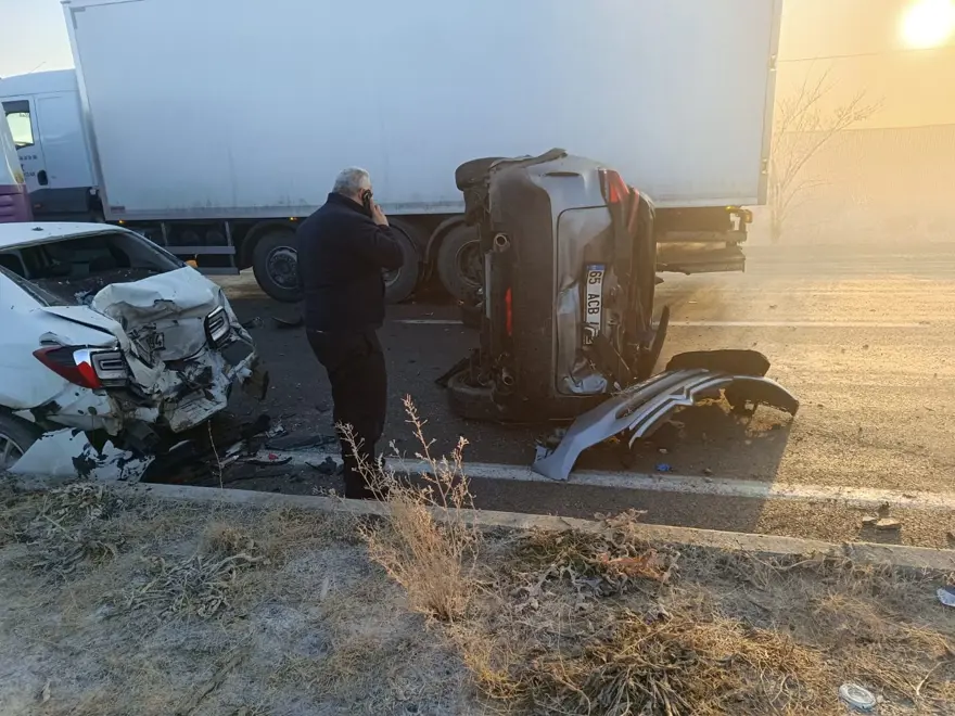 Van'da 30 araçlık zincirleme trafik kazası: 1 ölü, 51 yaralı 17