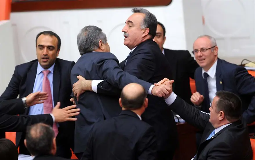 Meclis'te '28 Şubat' kavgası 2