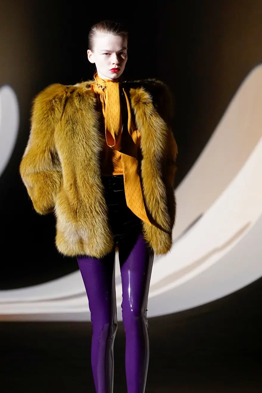 Ünlüler Paris Moda Haftası Saint Laurent defilesinde ön sıralarda 7
