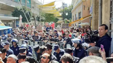 Lefkoşa'da ortak eyleme Rum polisinden biber gazı ve copla müdahale