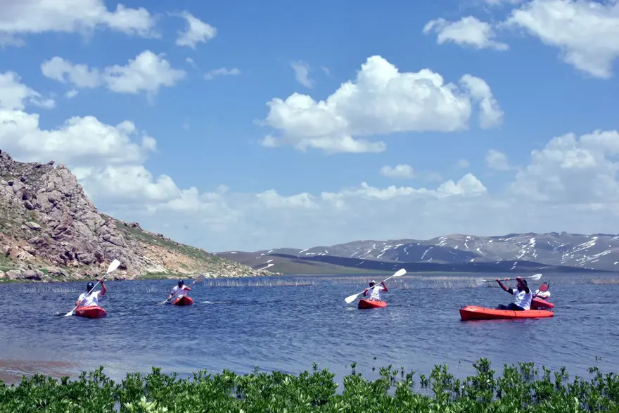 keşiş gölü, van gezilecek yerler, erek dağı, van kano 4
