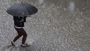 Yağışlar bugün şiddetlenecek: Meteoroloji 6 kenti kırmızı kodla uyardı Yağışlar bugün şiddetlenecek: Meteoroloji 6 kenti kırmızı kodla uyardı