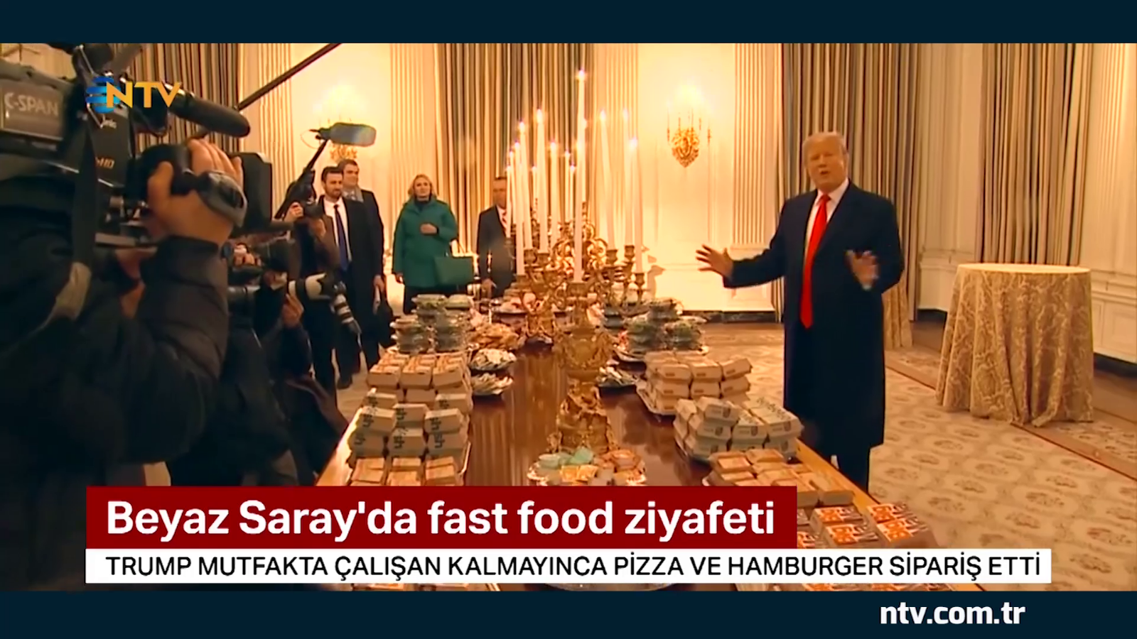 Hükümeti kapatınca hamburgere kaldı