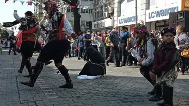 Tepki çeken görüntü sonrası Edremit Kaymakamı merkeze alındı