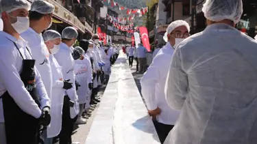 114 metrelik lokum Guinness Rekorlar Kitabı'na girdi