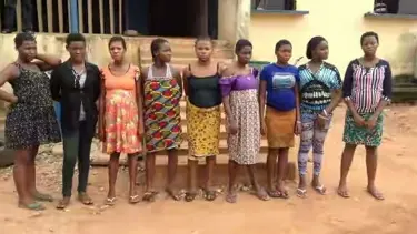 Tecavüze uğrayan kadınların bebeklerine el koyan kliniğe baskın