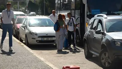 Otel çalışanları iş bıraktı, tatilciler mağdur oldu