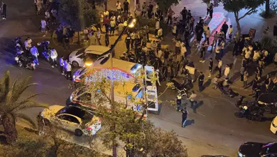 Motosiklet devrildi, 2 polis yaralandı