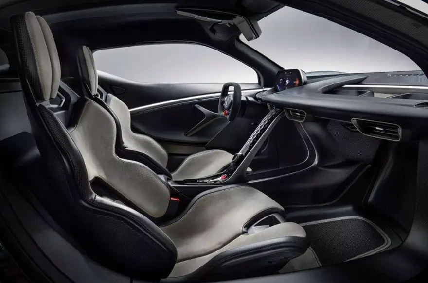 2.2 milyon dolarlık elektrikli otomobil piyasaya çıkmadan tükendi 9