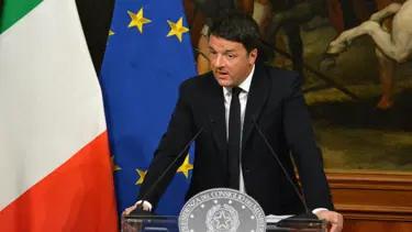Matteo Renzi istifa etti