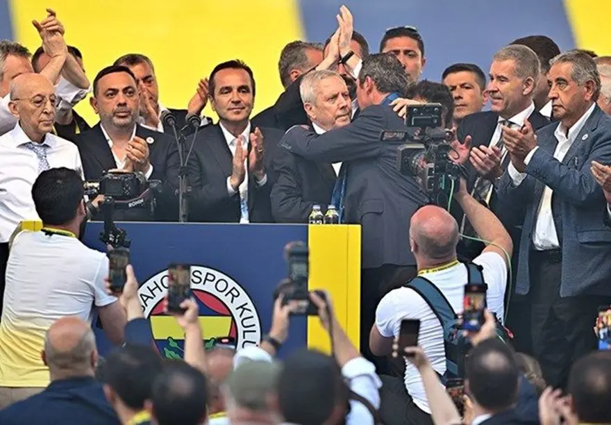 Aziz Yıldırım'ın ekibinde yer alan Mahmut Uslu'dan adaylık açıklaması 3