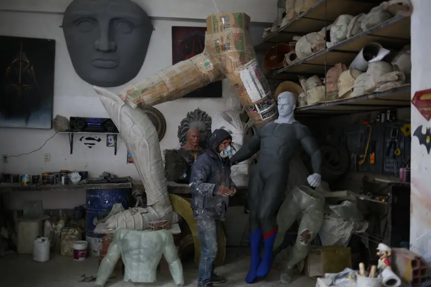 Bolivya'daki heykeltıraş, çizgi roman ve film karakterlerini yeniden oluşturuyor 8 Bolivya'daki heykeltıraş, çizgi roman ve film karakterlerini yeniden oluşturuyor 8