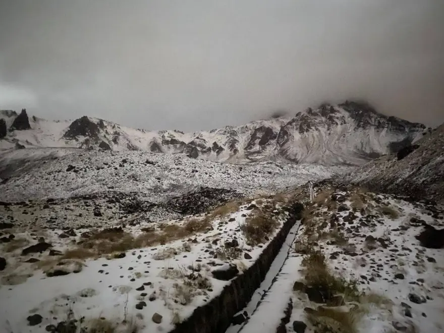 Erciyes Dağı’na mevsimin ilk karı düştü 3 Erciyes Dağı’na mevsimin ilk karı düştü 3