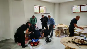 Yediği et nefes borusuna kaçtı: 72 yaşındaki adamın kalbi durdu