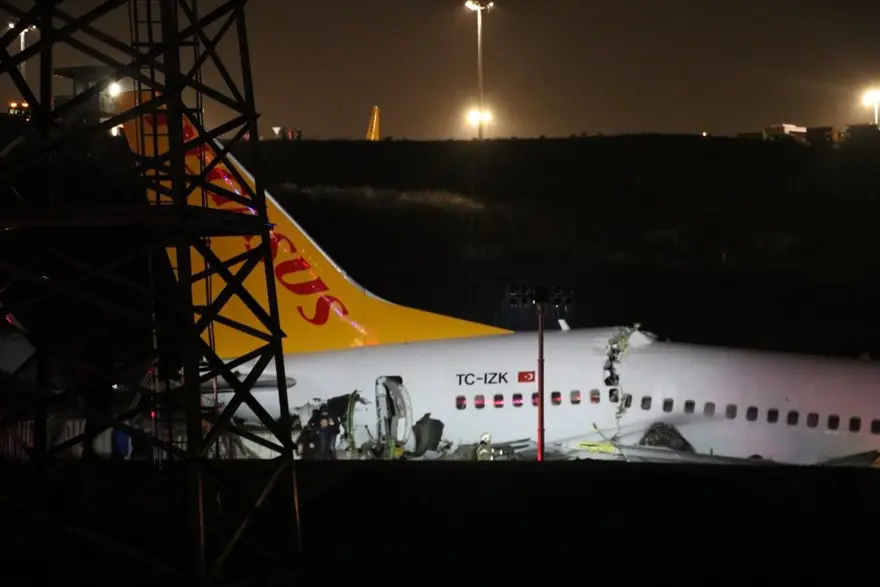 Sabiha Gökçen'de pistten çıkan uçaktan ilk görüntüler 24