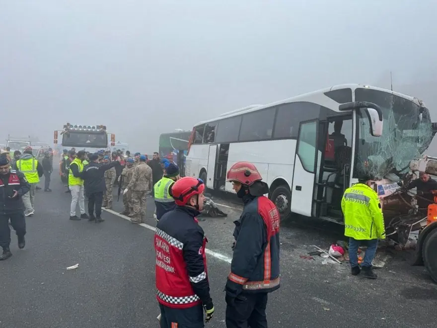 Kuzey Marmara Otoyolu'nda 11 kişinin öldüğü kazada tutuklu sanıklara tahliye 12 Kuzey Marmara Otoyolu'nda 11 kişinin öldüğü kazada tutuklu sanıklara tahliye 12