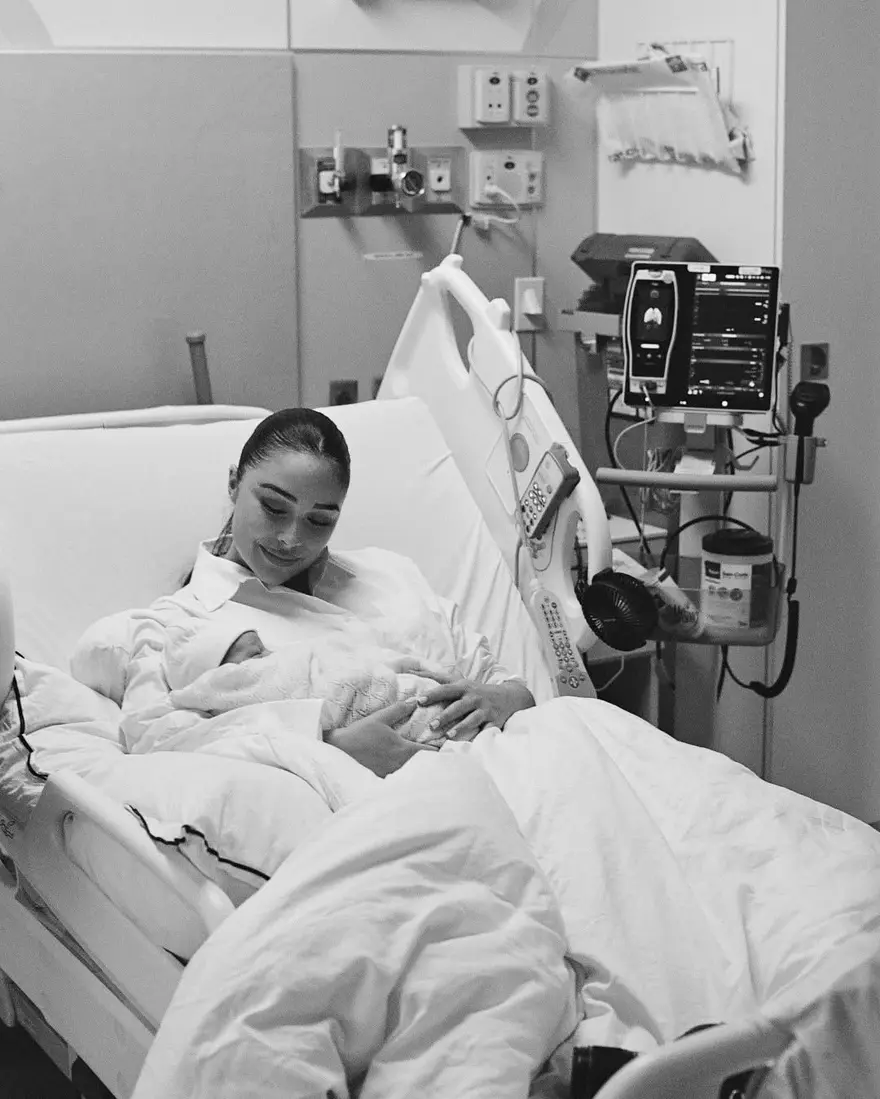 İLK KEZ ANNE OLDU 2 İLK KEZ ANNE OLDU 2