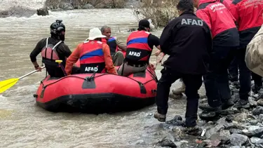 Zap Suyu kenarında mahsur kalan 4 kişi kurtarıldı