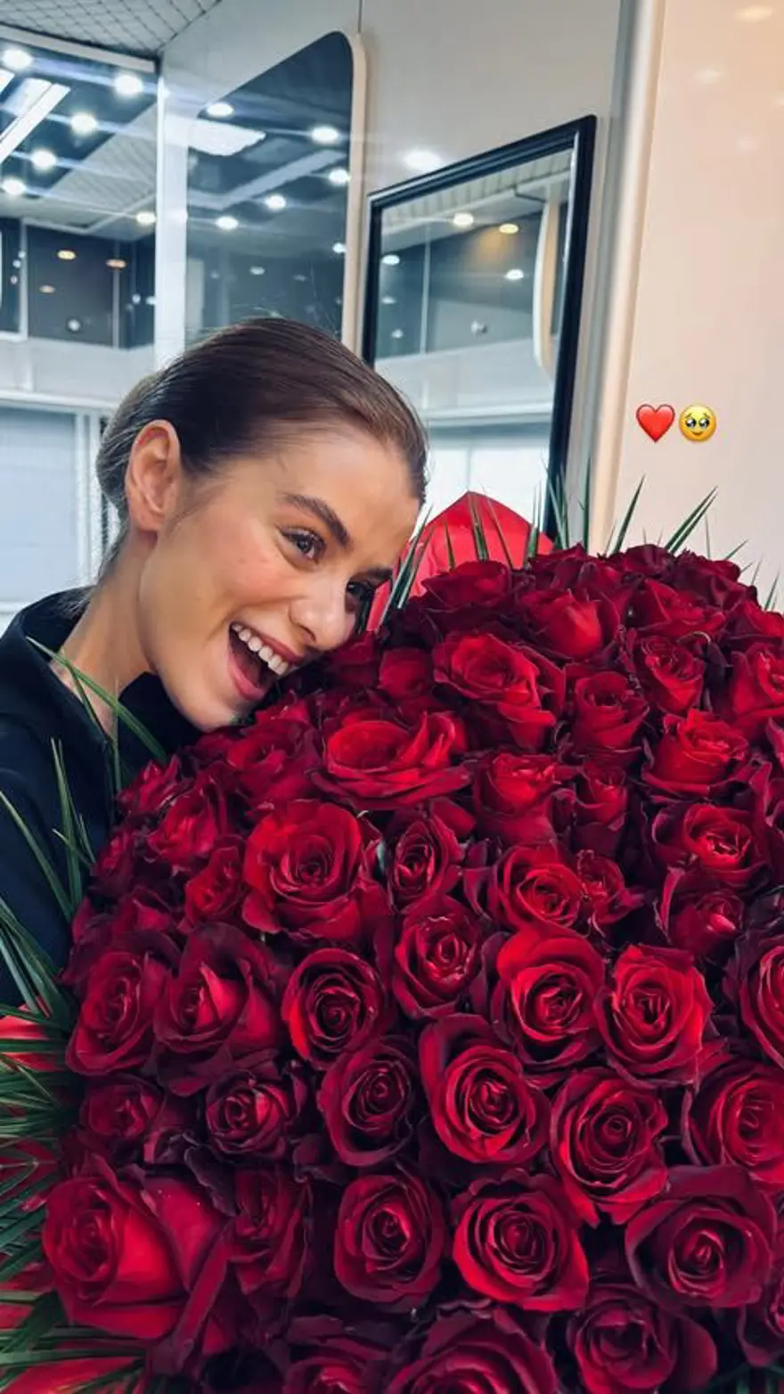 Ünlü isimlerden Sevgililer Günü paylaşımları 4