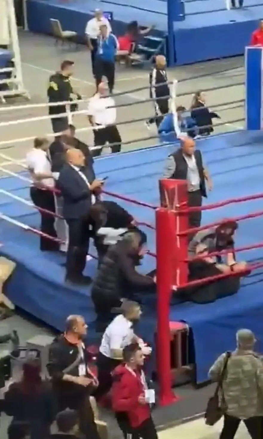 Kick boks maçında kavga ring dışına taştı: Biri hakem iki yaralı 7