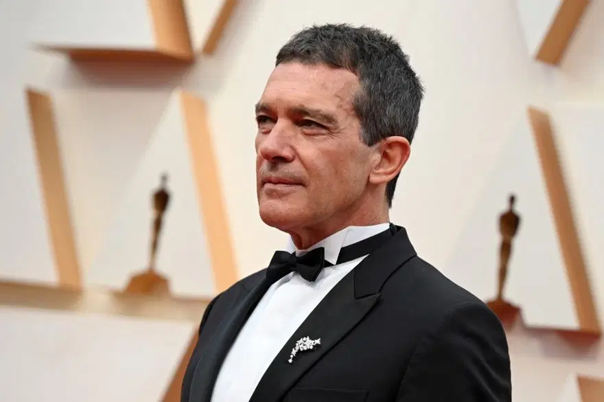 Antonio Banderas corona virüsü yendi 