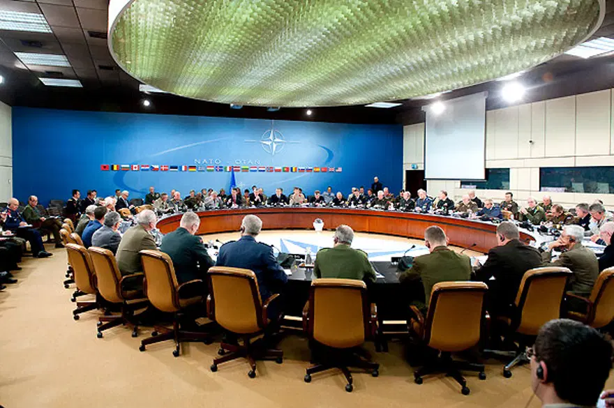 NATO'nun kimlik kartı 3