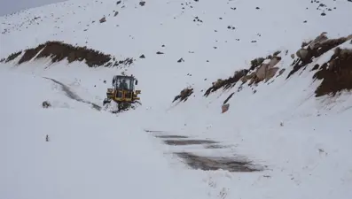 Şırnak'ta mevsimin ilk karı 1 metreyi buldu