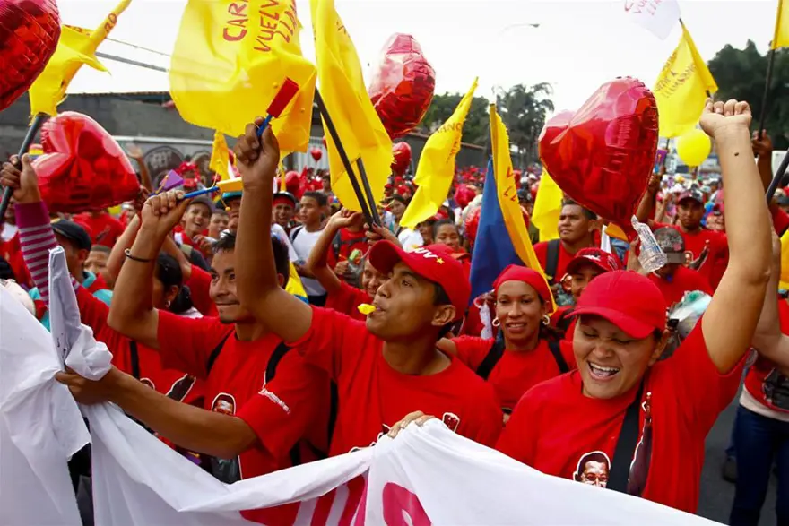 Venezuela Chavez için meydanlara indi 4