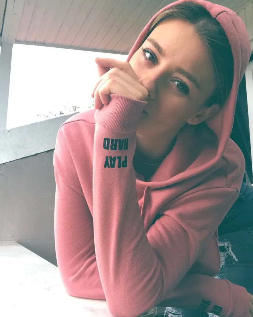 Gizem Karaca’nın olaylı gecesi (Otelden kovuldu) 2