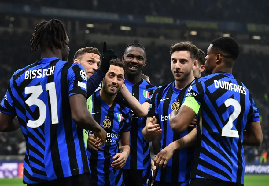 Şampiyonlar Ligi'nde tarihi gece: Hakan Çalhanoğlu bir ilke imza attı, Inter turladı | Penaltılara giden maçta PSG, Liverpool'u eledi 5 Şampiyonlar Ligi'nde tarihi gece: Hakan Çalhanoğlu bir ilke imza attı, Inter turladı | Penaltılara giden maçta PSG, Liverpool'u eledi 5