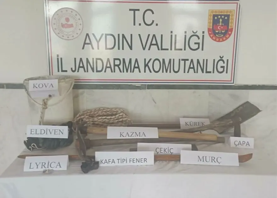 Defineciler sit alanında kaçak kazı yaparken yakalandı 2