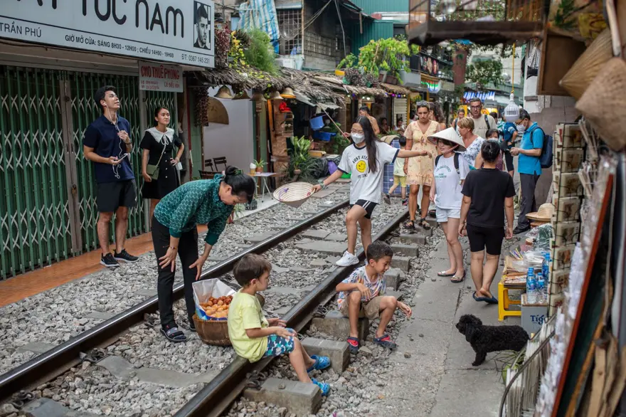 İçinden tren geçen sokak 11