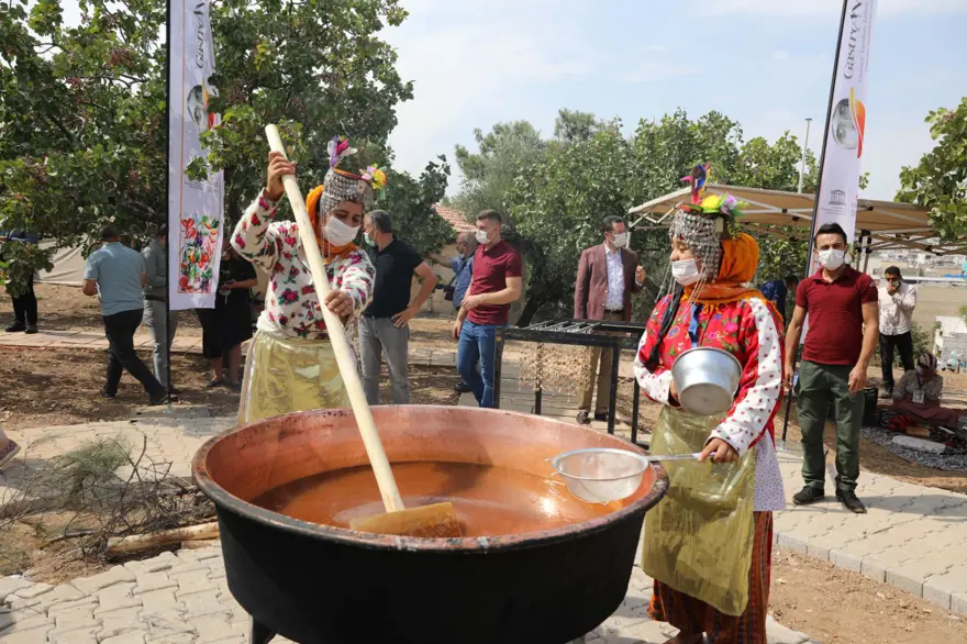GastroAntep Festivali, fıstık hasadı ve şire yapımı ile başladı 8