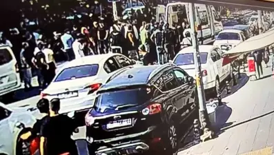 Anne ve kızı, tartıştıkları kişiyi bıçaklayarak öldürdü