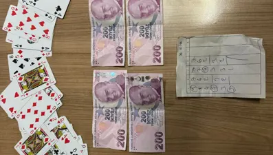 İş yerinde kumar oynayanlara baskın