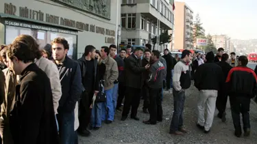 İşsizlik tek hanede kaldı, 353 bin kişi iş buldu