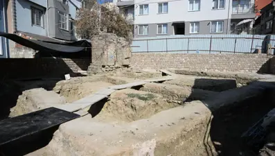 Günümüze tek duvarı ulaşan Çokalca Camisi’nde restorasyon