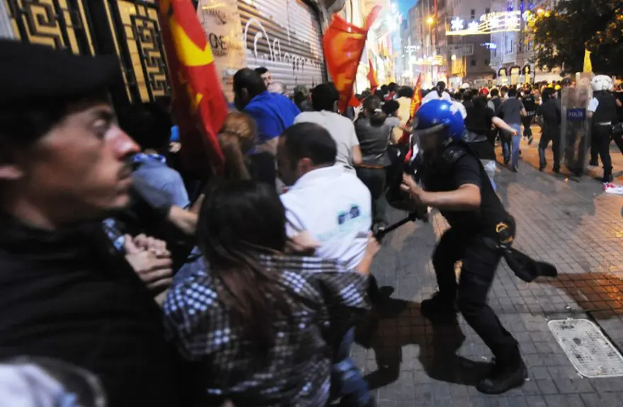 Taksim'de gerginlik 35