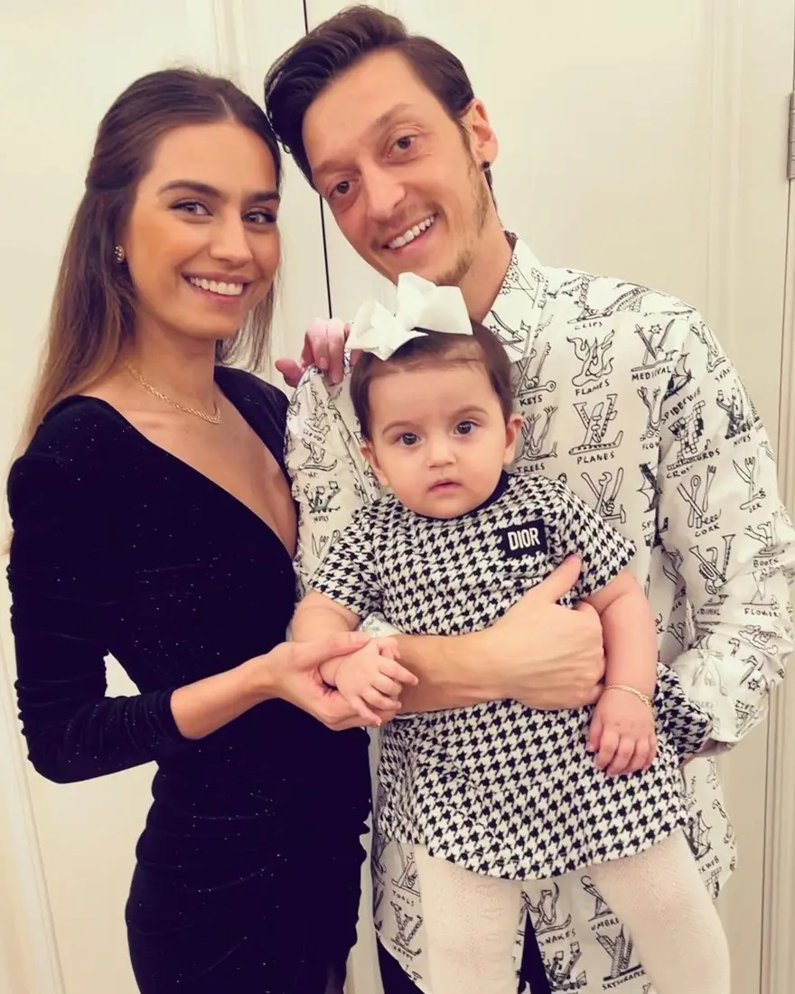 Amine Gülşe'nin İstanbul isteği gerçekleşti: Gururluyum (Mesut Özil Fenerbahçe'de) 4