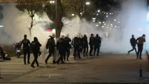 Birçok ilde terör örgütü yandaşlarından polise saldırı: 89 kişi gözaltında Birçok ilde terör örgütü yandaşlarından polise saldırı: 89 kişi gözaltında