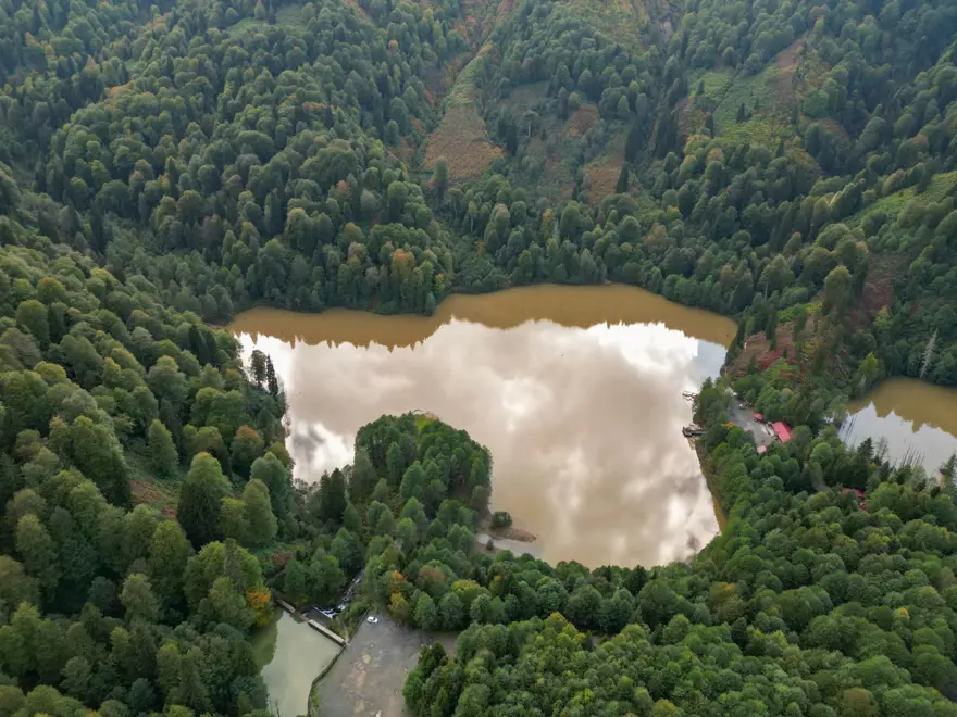 Doğa harikası Karagöl ziyaretçilerini bekliyor 3