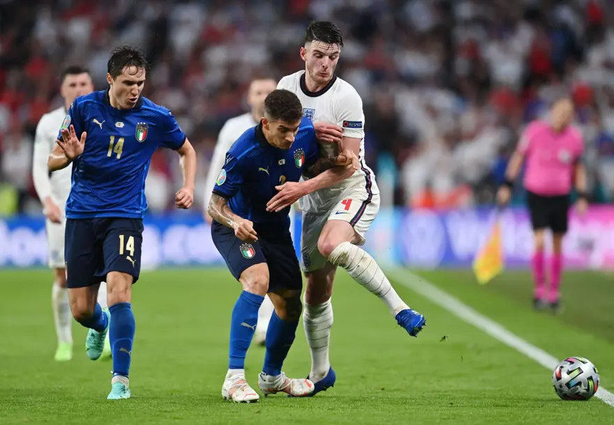 EURO 2020'de şampiyon İtalya 15