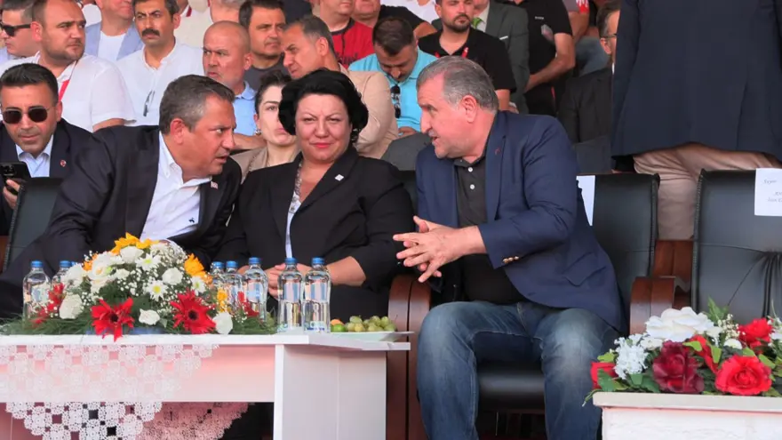 Kırkpınar Er Meydanı'nda Türk bayrağı açıldı 3