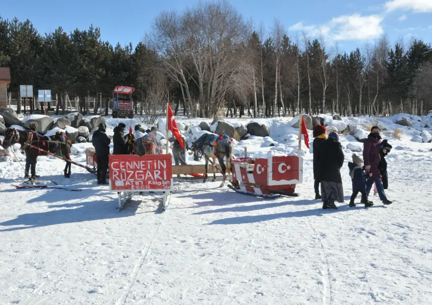 Çıldır gölü Fransız medyasını hayran bıraktı: Donmuş Türk gölü boyunca atlı kızak yolculuğu 13