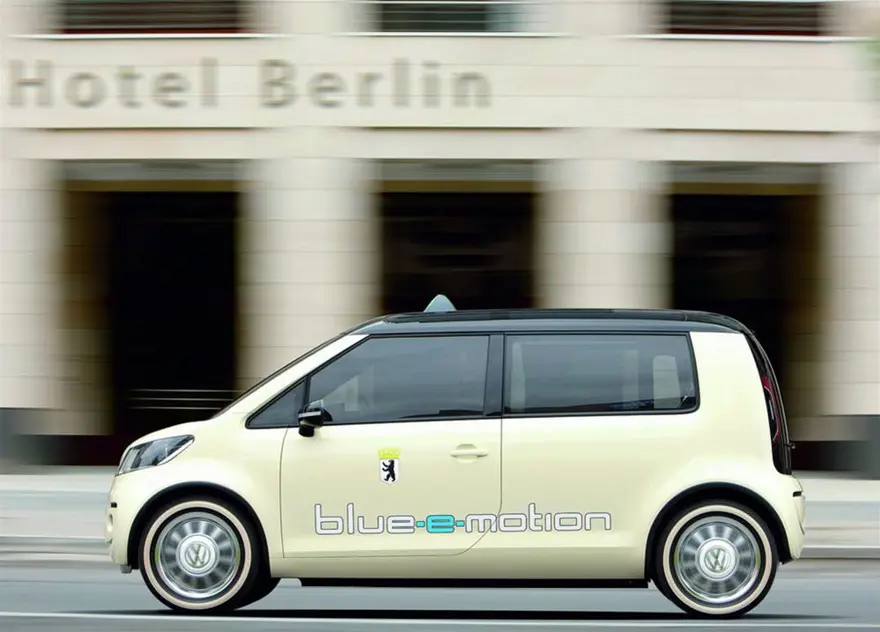 2010 Volkswagen Berlin Taxi Concept 9