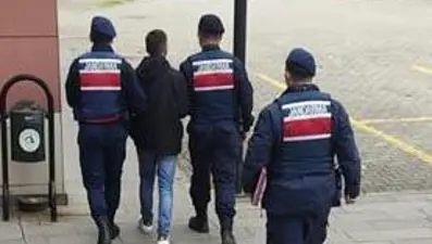 Alkol parası alamayınca eve ateş açtı