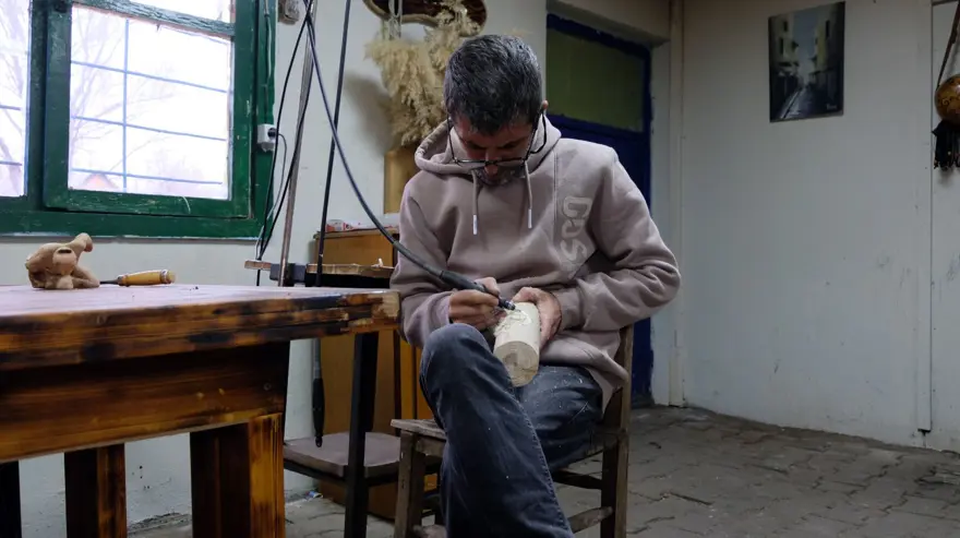 54 yaşındaki el sanatları ustası hayran bırakıyor: Kendi yetiştirdiği su kabaklarından yapıyor 2