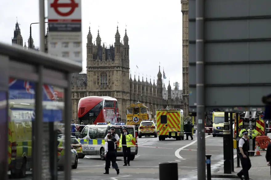 Londra'da silah sesleri (Olay yerinden ilk kareler) 21