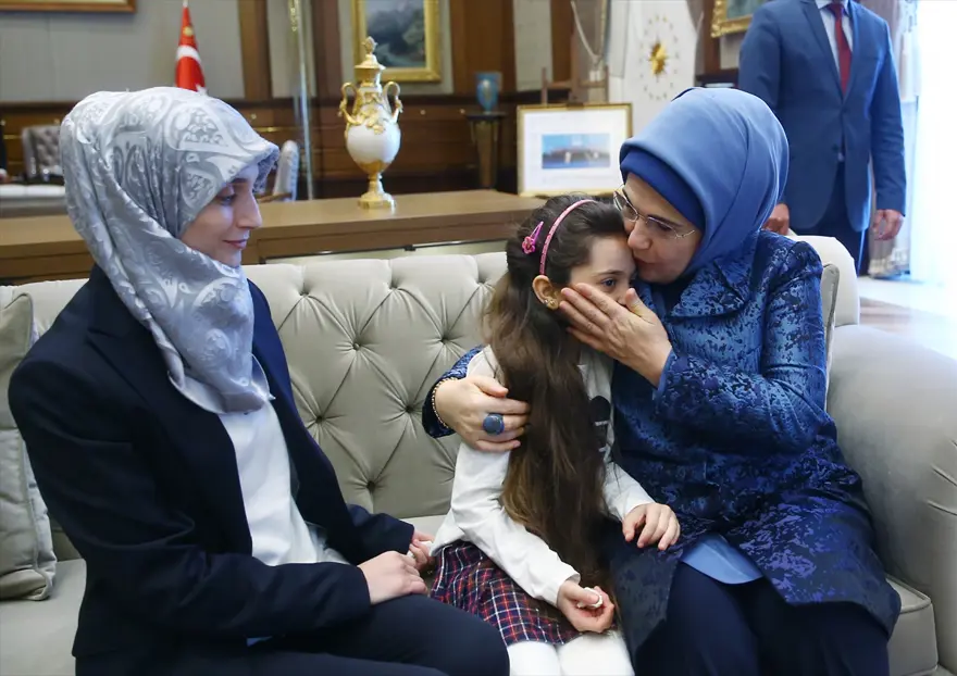 Cumhurbaşkanı Erdoğan, Bana Alabed ve ailesini Beştepe'de kabul etti 7 Cumhurbaşkanı Erdoğan, Bana Alabed ve ailesini Beştepe'de kabul etti 7