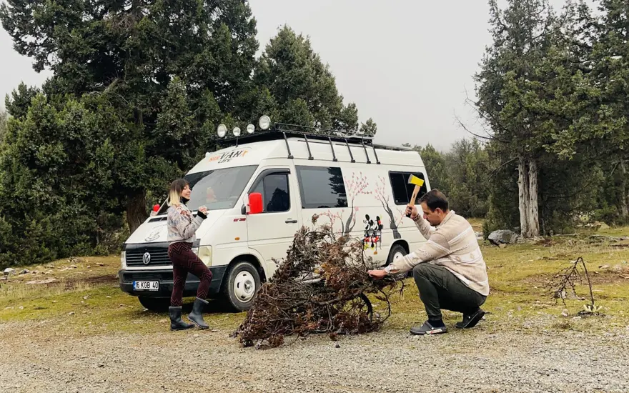 "GELİN ARABAMIZ BİLE KARAVANDI" 2